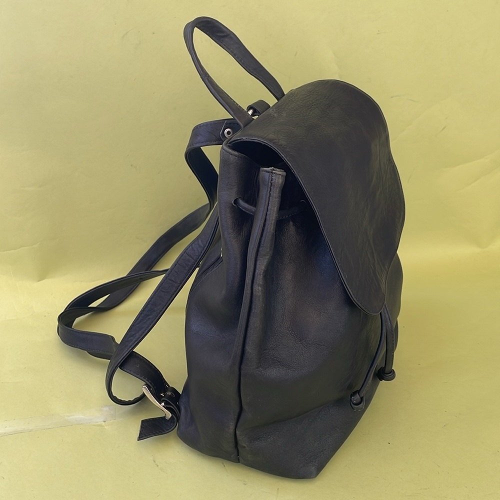 Vintage black/silver distressed leather backpack - Picture 8 of 16